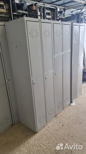 Шкафы железные для одежды раздевалки Практик