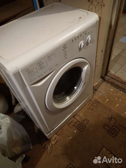 Стиральная машина Indesit wisl 102