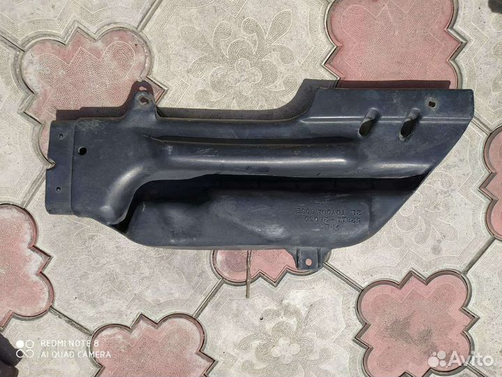 Воздухозаборник Toyota Grand Hiace Granvia VCH10