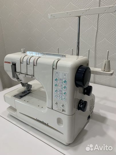Распошивальная машина Janome Cover Pro 2
