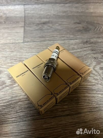 Свечи зажигания VAG, 06H905611