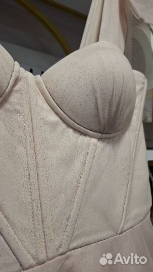 Пудровое блестящее платье на выпускной 46 размера