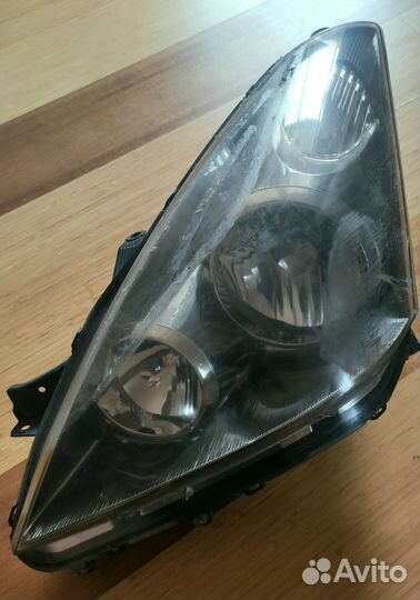 Фара ксенон левая Toyota Wish кузов ZNE10
