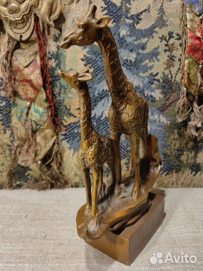 Бронзовая статуэтка жирафы