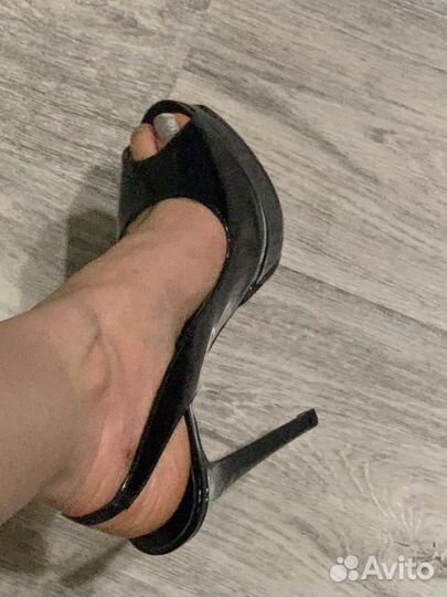 Босоножки louboutin