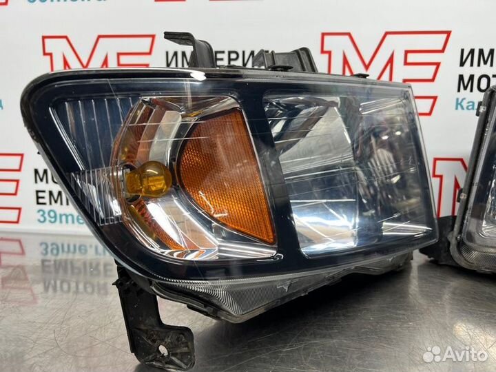 Фары комплект передние Honda Ridgeline 2008