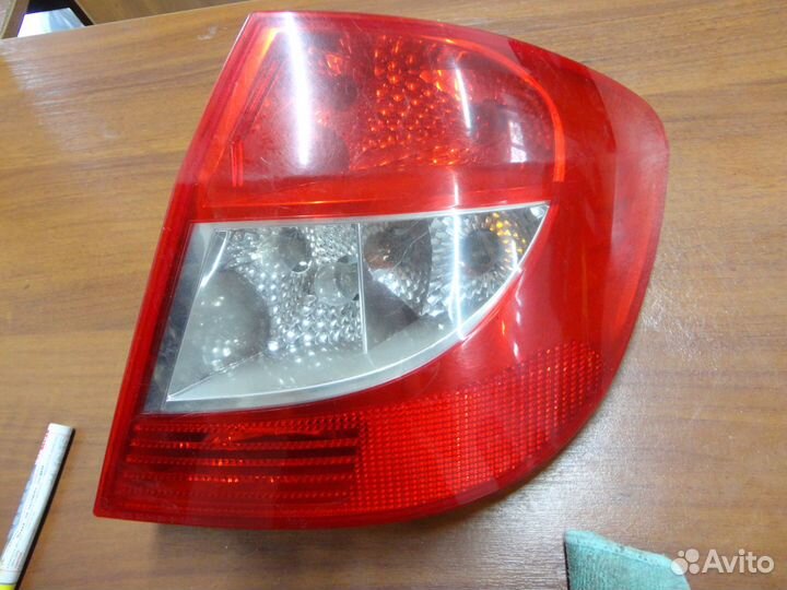 Фонарь задний правый Renault Symbol 2