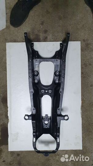 Yamaha R1 подрамник бугель хвост 09-14