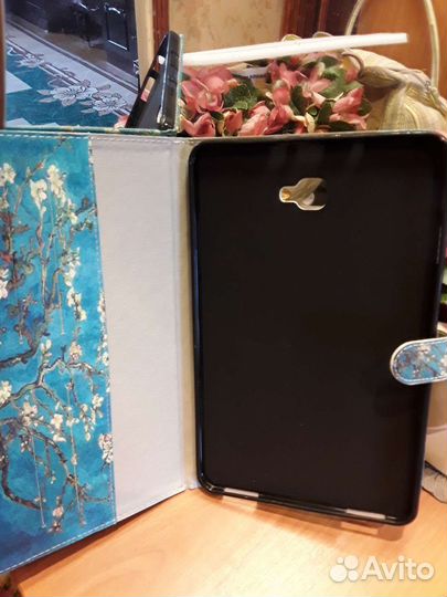 Чехол-книжка новый на Самсунг галакси тав А 10,1