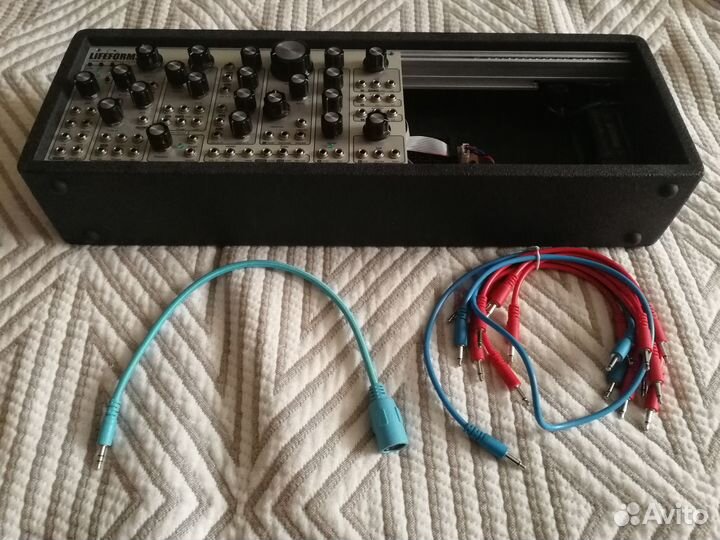 Pittsburgh Modular Lifeforms sv-1 + кейс 84hp