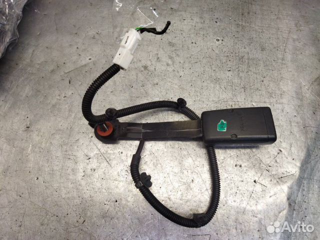 Ответная часть ремня безопасности передняя правая