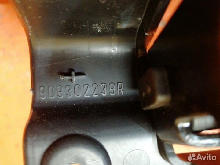 Накладка замка багажника Renault Duster HSA F4R