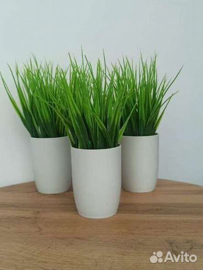 Искусственные растения в горшках