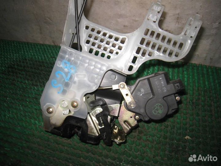 Замок двери задней левой Hyundai Tucson (JM) 2005