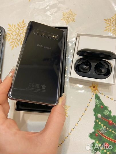 Samsung Galaxy S10, 6/128 ГБ