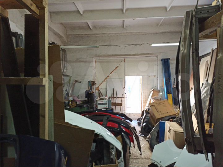 Гараж, > 30 м²