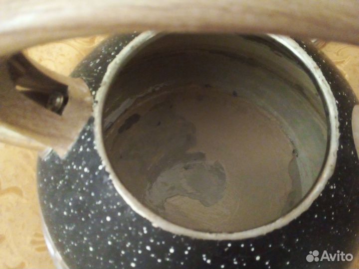 Чайник со свистком. Два разных