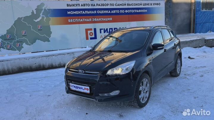 Кронштейн фары противотуманной правой Ford Kuga (C