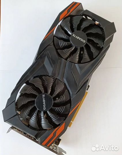 Топовая игровая Gigabyte RX Vega64 gaming OC 8G