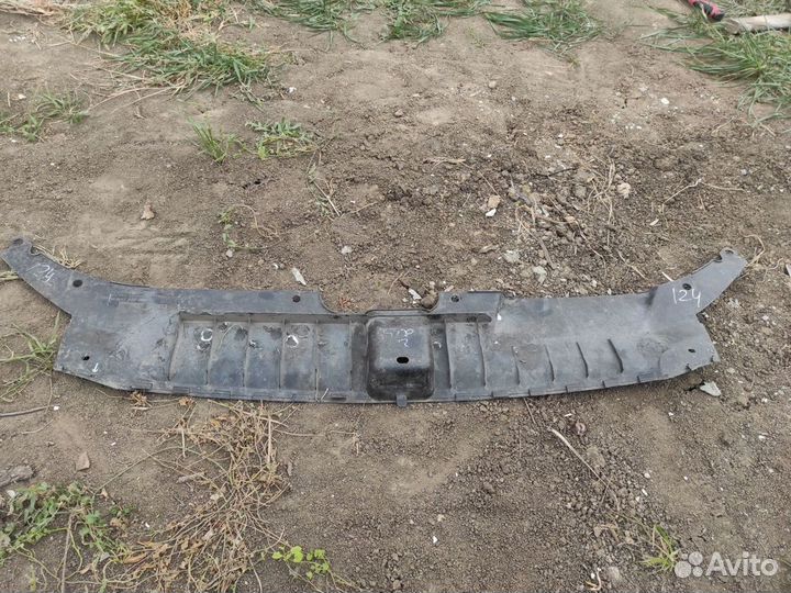 Накладка замка капота Audi Q5