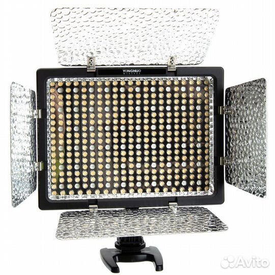 Осветитель светодиодный Yongnuo YN-300 IV LED 3200