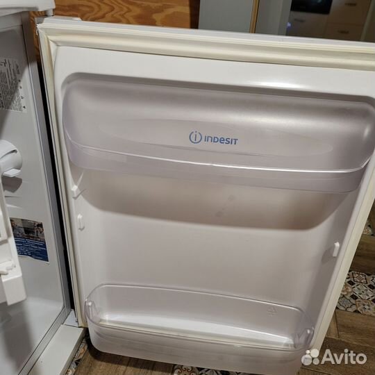 Холодильник indesit MT 08