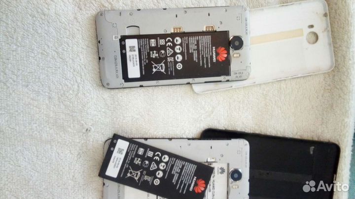 Винтажные смартфоны Huawei CUN U29 и CRO U00 (Y3)