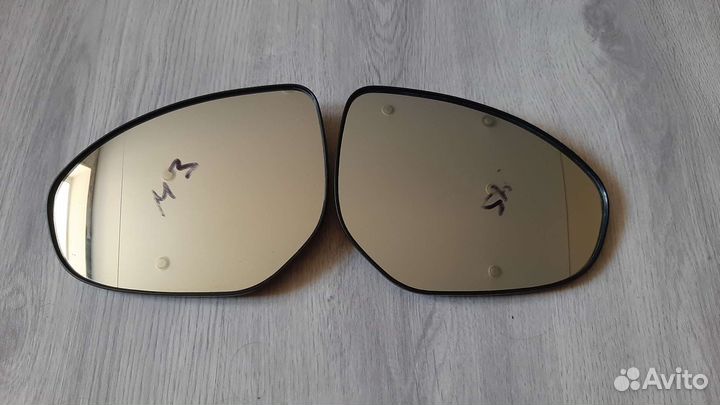 Зеркальный элемент правый Mazda 3 BL