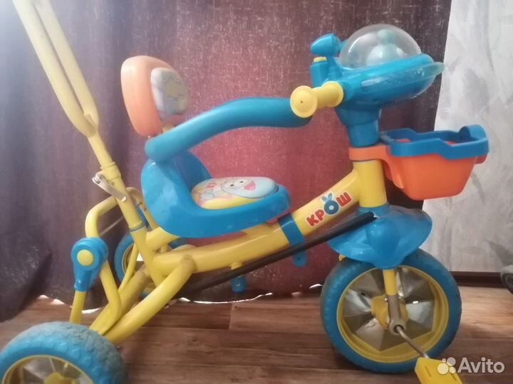 Детский трёхколёсный велосипед с ручкой