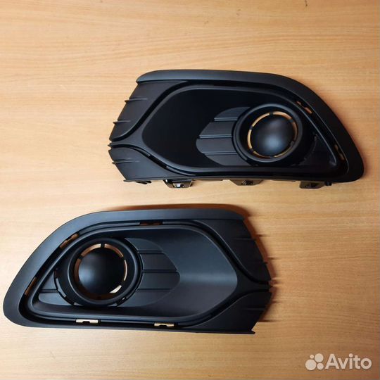 Оправа противотуманной фары Renault Logan 2