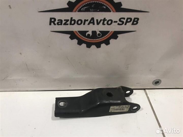 Кронштейн опоры двигателя Skoda Rapid