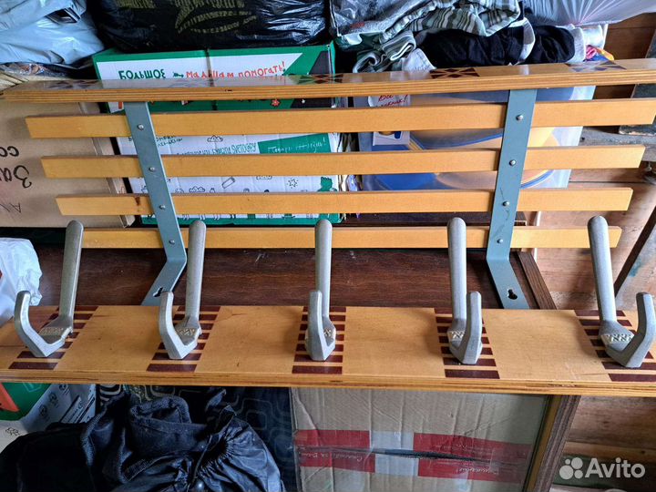 Вешалка на стену