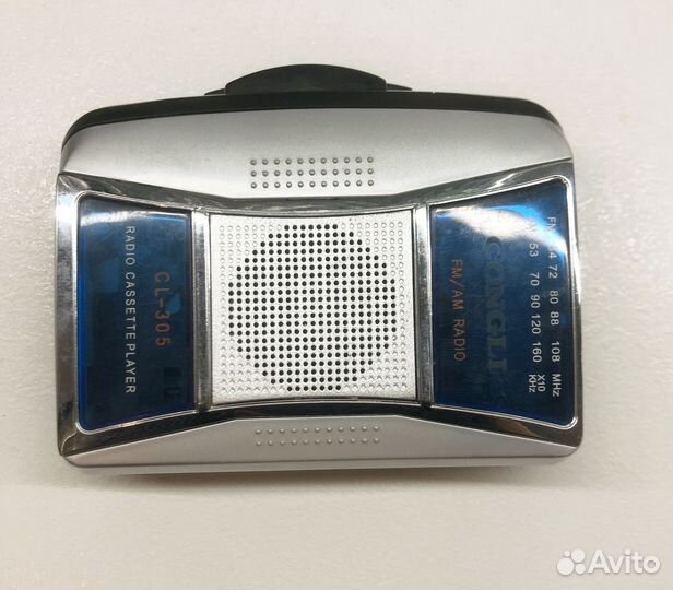 Радиоприемники, кассетный плеер. Одним лотом