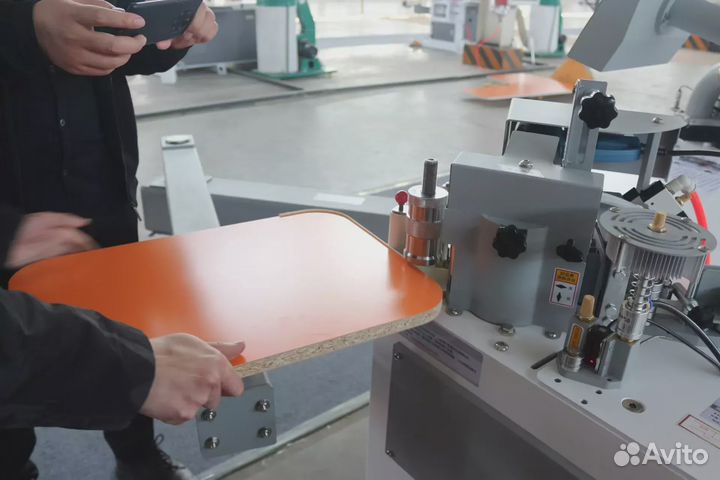 Криволинейный кромкооблицовочный станок Formigo W1