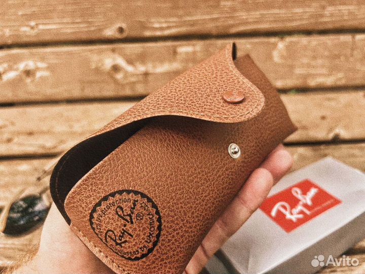 Солнцезащитные очки Ray Ban