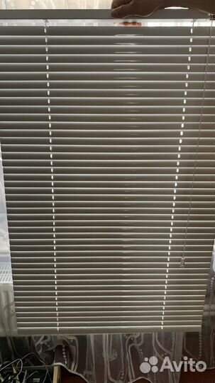 Жалюзи горизонтальные алюминиевые белые