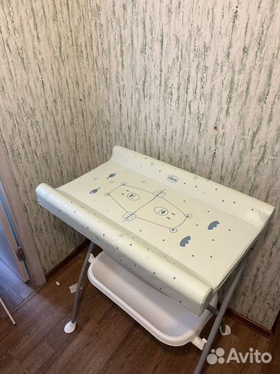 Пеленальный столик с ванночкой Chicco Чикко