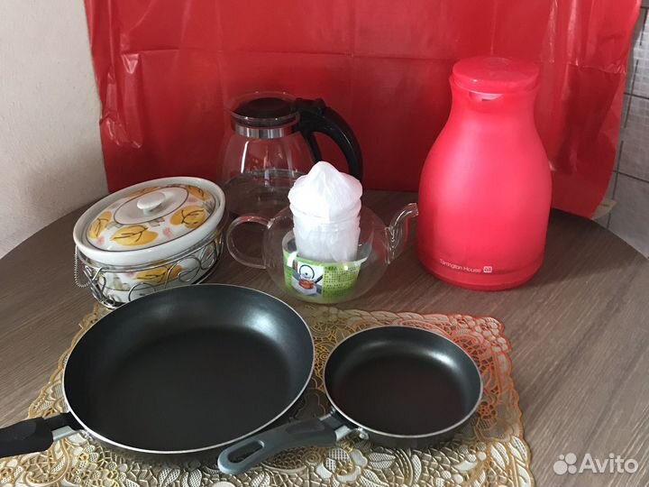 Сковороды, кувшин-термос, чайник, мармит
