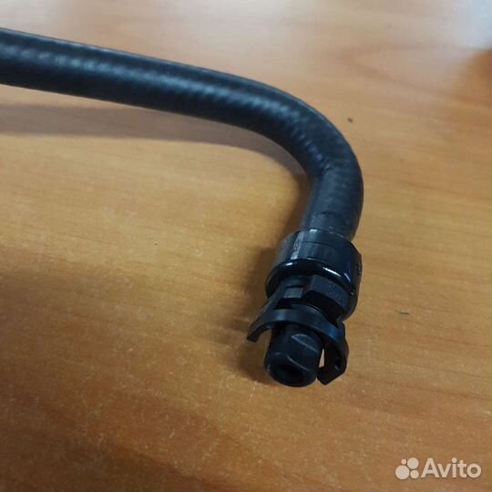 Патрубок расширительного бачка Opel Astra J 1.4