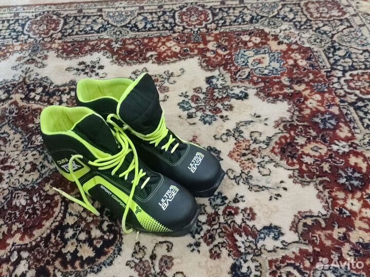 Лыжные ботинки