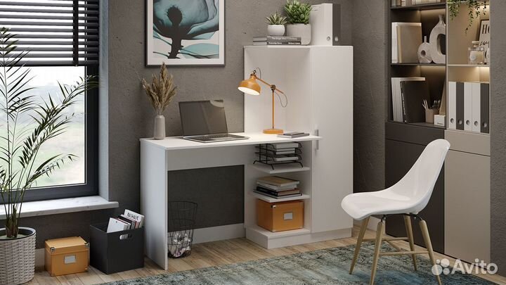 Стол компьютерный белый