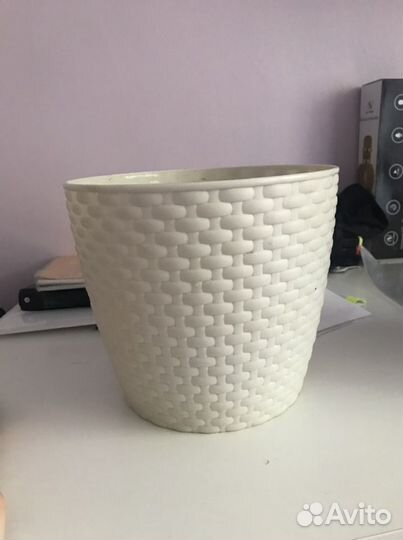 Цветочный горшок большой бежевый