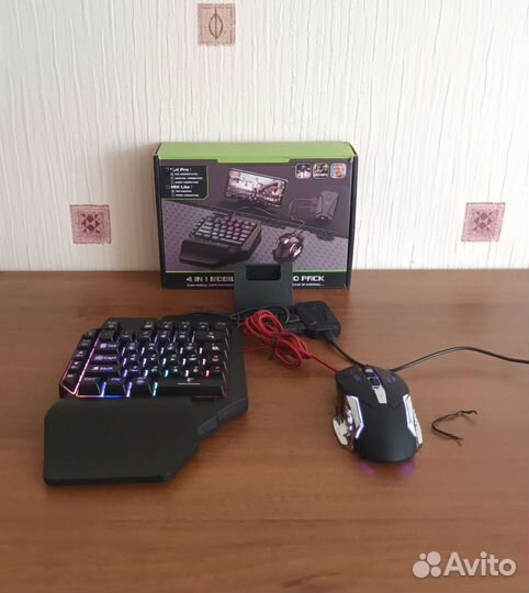 Игровая клавиатура и мышь для телефона