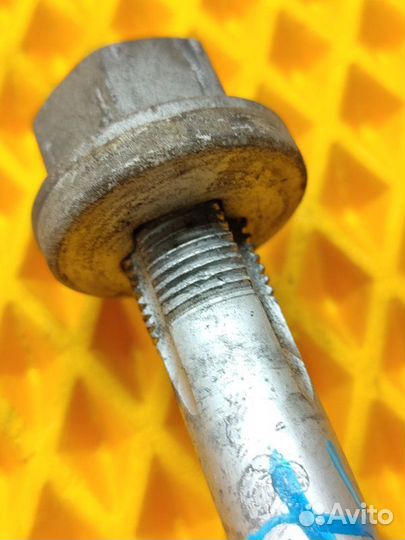 Болт развальный задний Bmw X5 E70 3.0 N52 2007