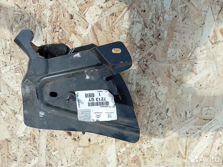 Кронштейн лонжерона