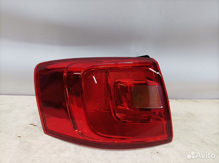 Фонарь левый внешний Volkswagen Jetta 6 2010