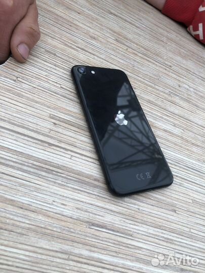 iPhone SE (2020), 64 ГБ