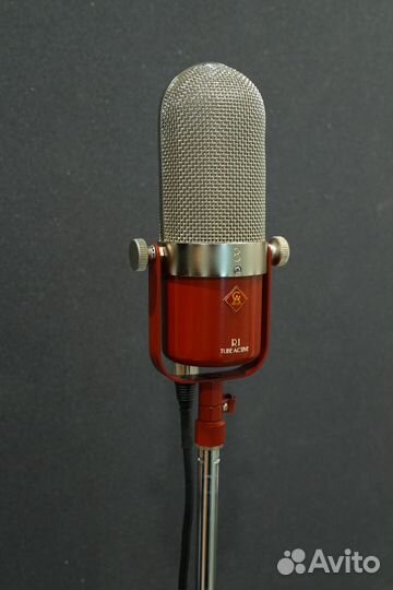 Ленточный ламповый микрофон Golden Age Project R1