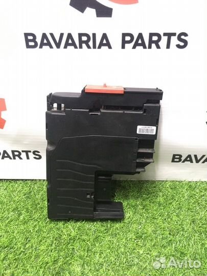 Распределитель тока. Плюсовая клемма Mercedes E