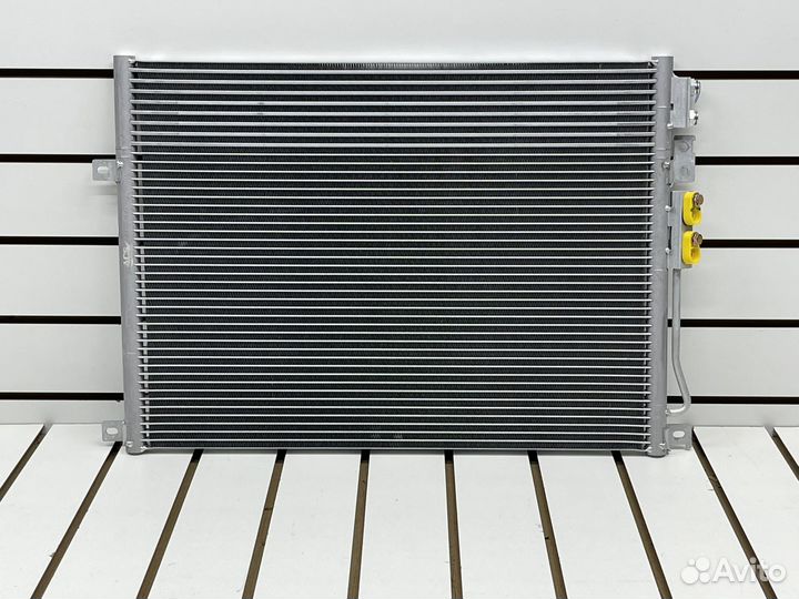 Радиатор кондиционера Jeep Grand Cherokee WK
